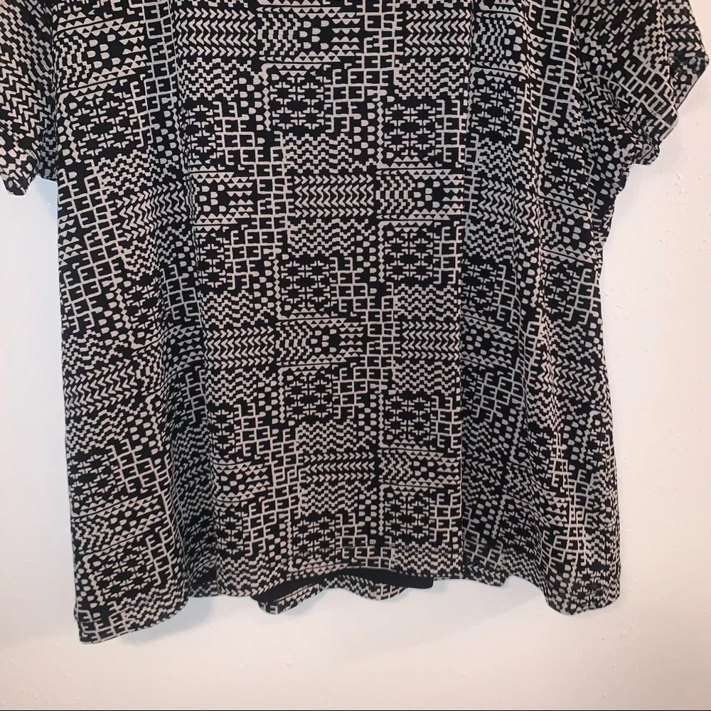 Croft and Barrow Woman 2x Avant Garde Print Nylon Polyester Tunic